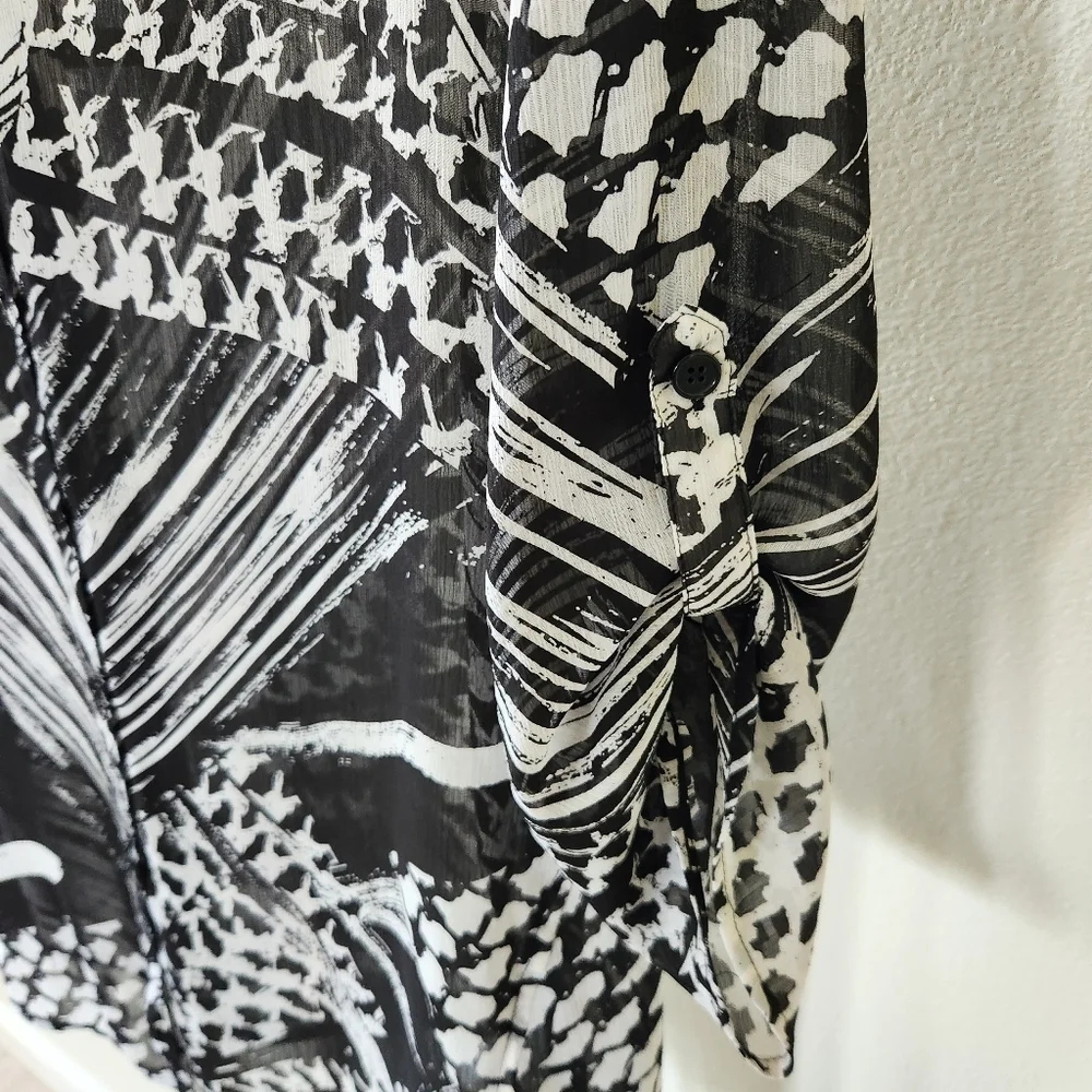 Chicos 3 Roll Tab Sleeve Button Front Blouse Semi Sheer Womens Size XL White NWT - Picture 7 of 8